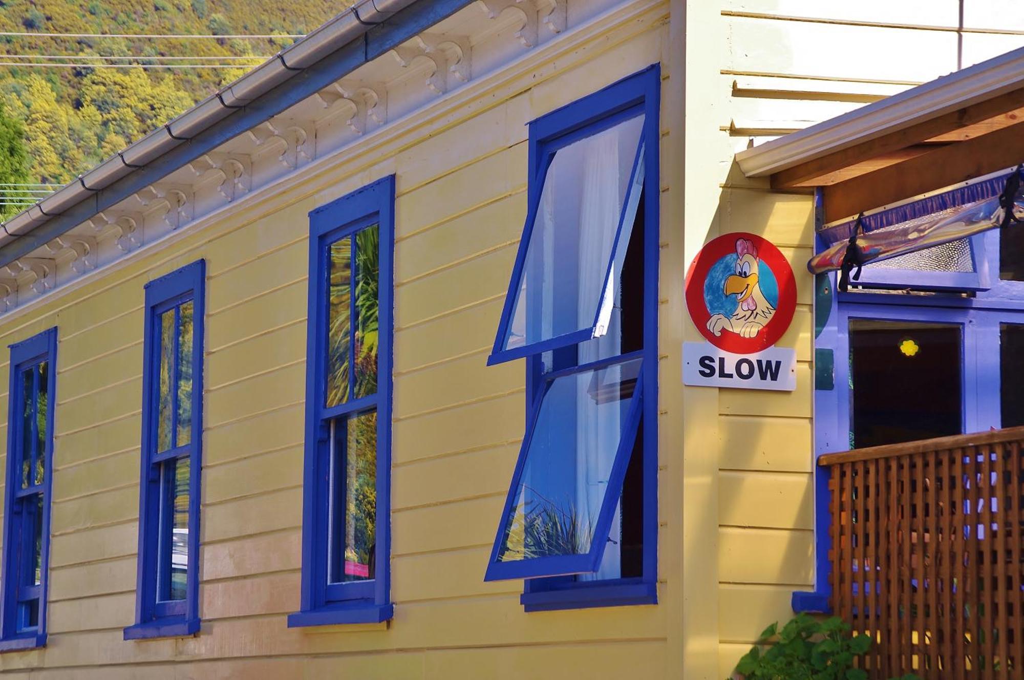 Sequoia Lodge Backpackers Пиктон Экстерьер фото