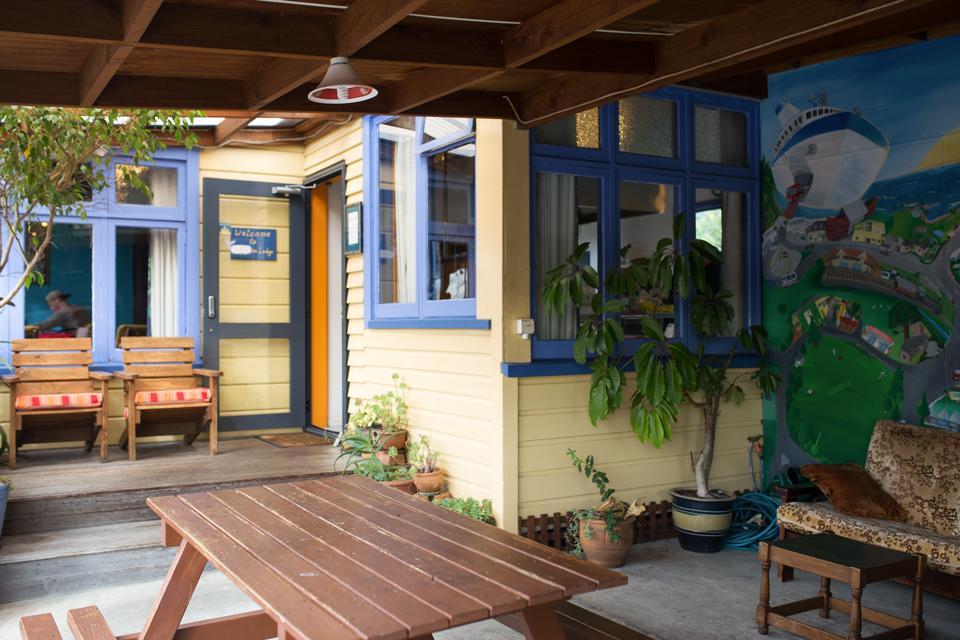 Sequoia Lodge Backpackers Пиктон Экстерьер фото
