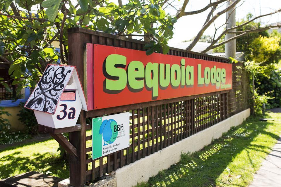 Sequoia Lodge Backpackers Пиктон Экстерьер фото