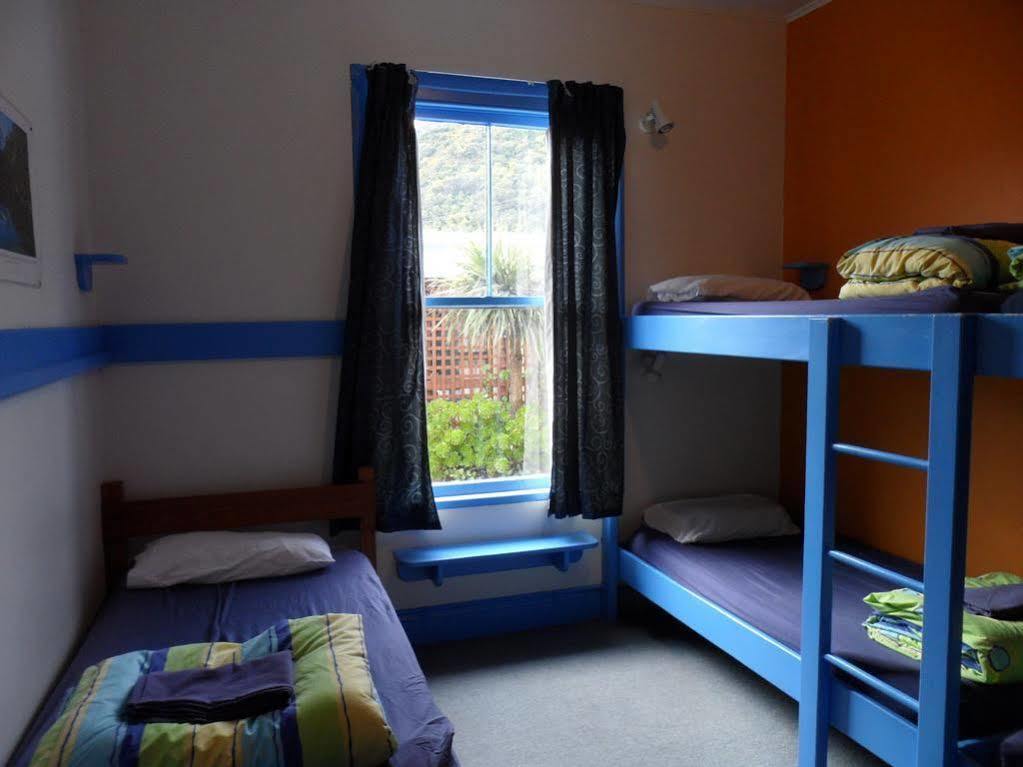 Sequoia Lodge Backpackers Пиктон Экстерьер фото